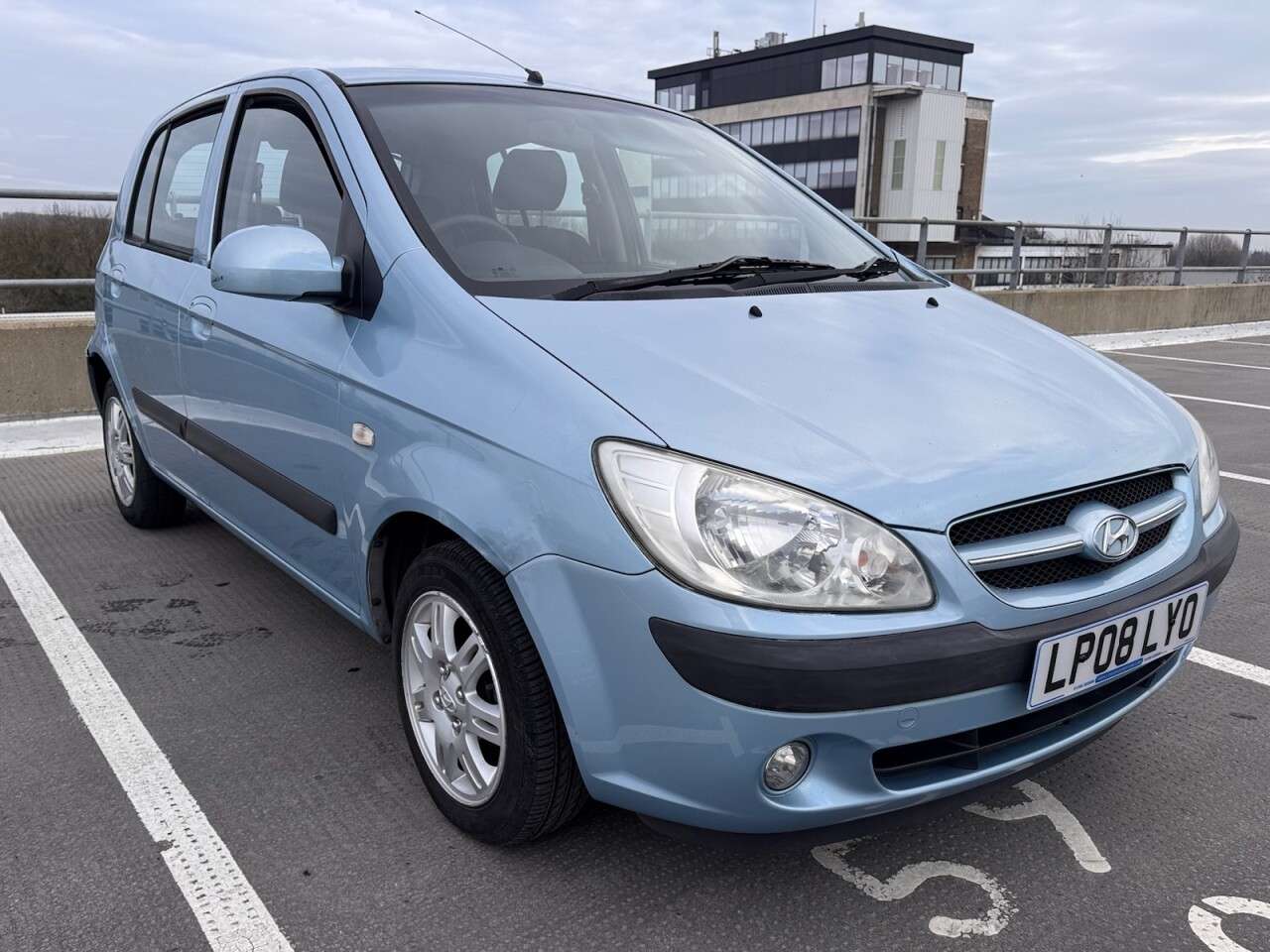 A 2008 HYUNDAI GETZ 1.1 CDX Hatchback 5dr Petrol Manual (130 g/km, 65 bhp) 1 year mot and servi A 2008 HYUNDAI GETZ 1.1 CDX Hatchback 5dr Petrol Manual (130 g/km, 65 bhp) 1 year mot and servi
