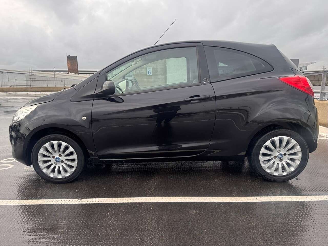 2011 FORD KA 2011 FORD KA
