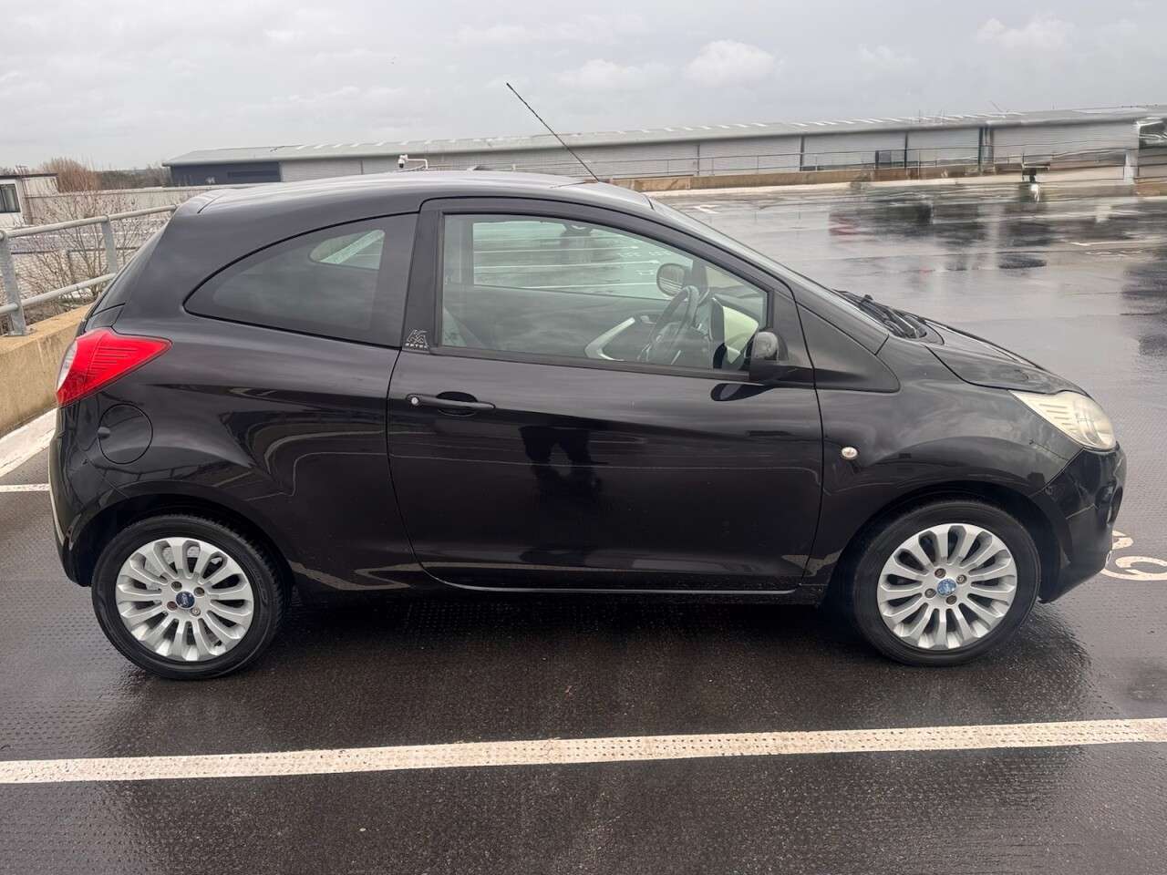 2011 FORD KA 2011 FORD KA