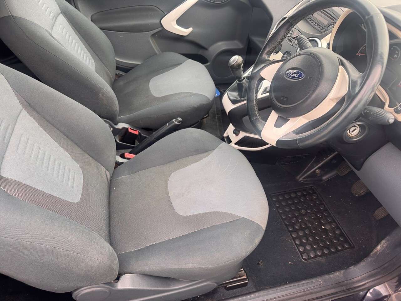 2011 FORD KA 2011 FORD KA