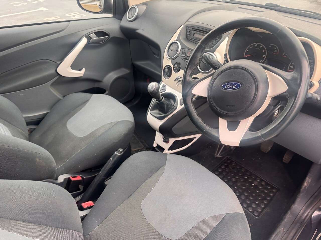 2011 FORD KA 2011 FORD KA