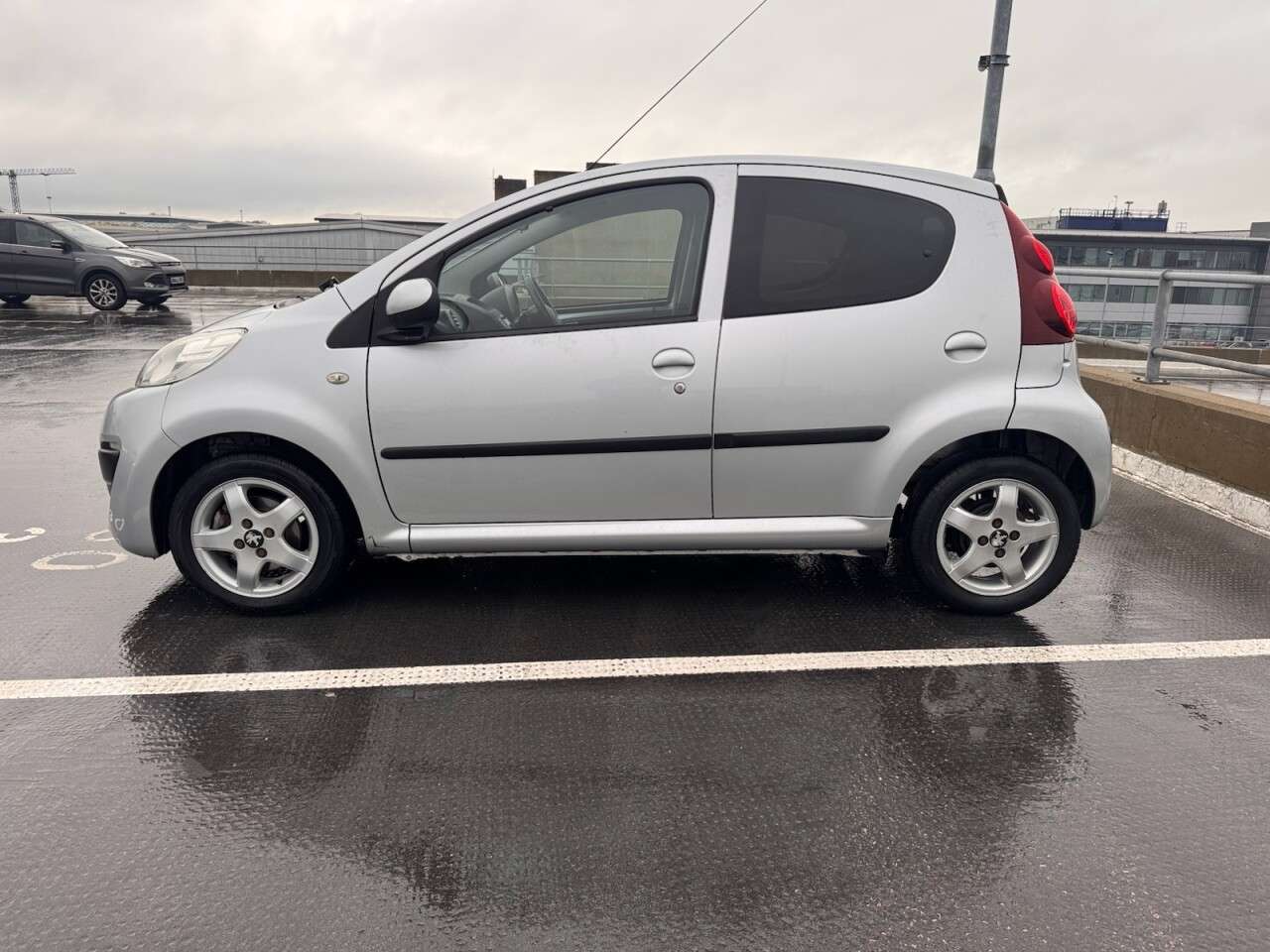 2013 PEUGEOT 107 2013 PEUGEOT 107