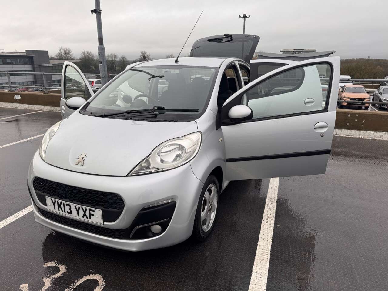 2013 PEUGEOT 107 2013 PEUGEOT 107