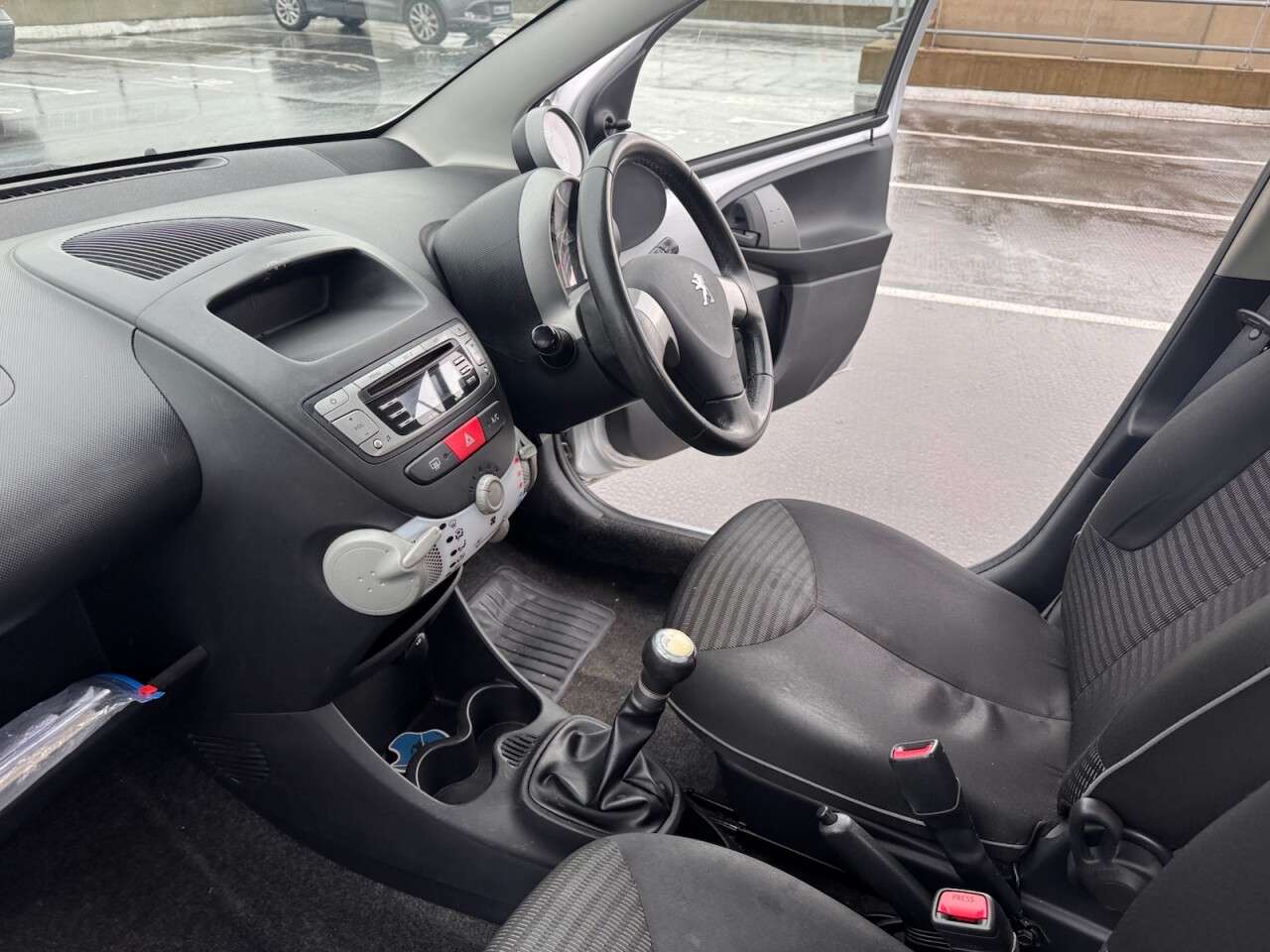 2013 PEUGEOT 107 2013 PEUGEOT 107