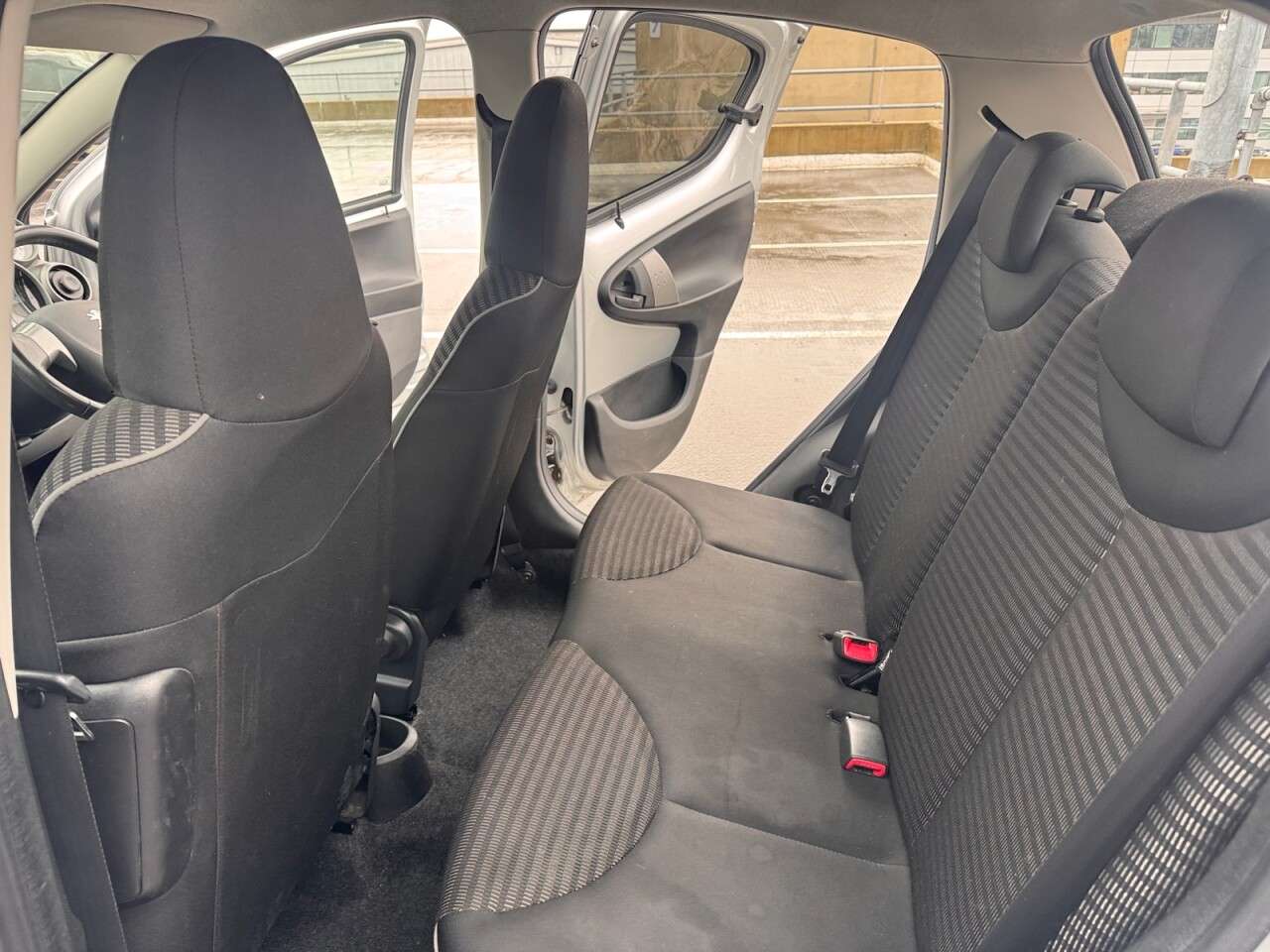 2013 PEUGEOT 107 2013 PEUGEOT 107