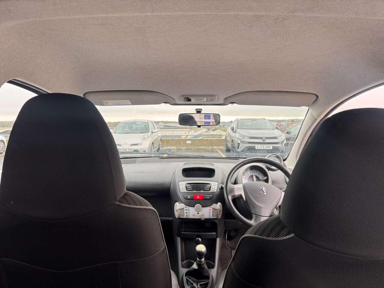 2013 PEUGEOT 107 2013 PEUGEOT 107