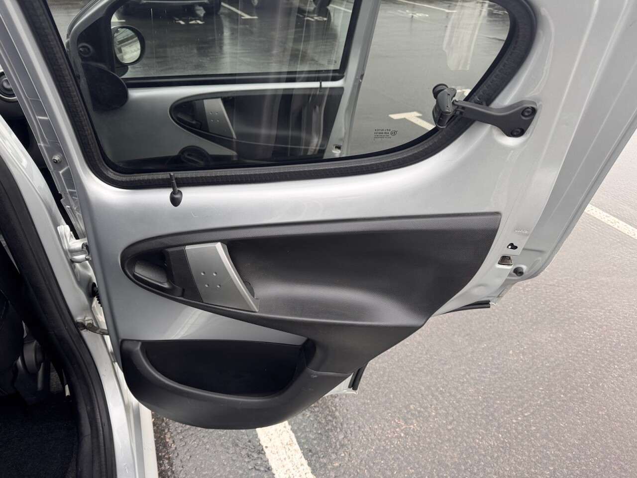 2013 PEUGEOT 107 2013 PEUGEOT 107