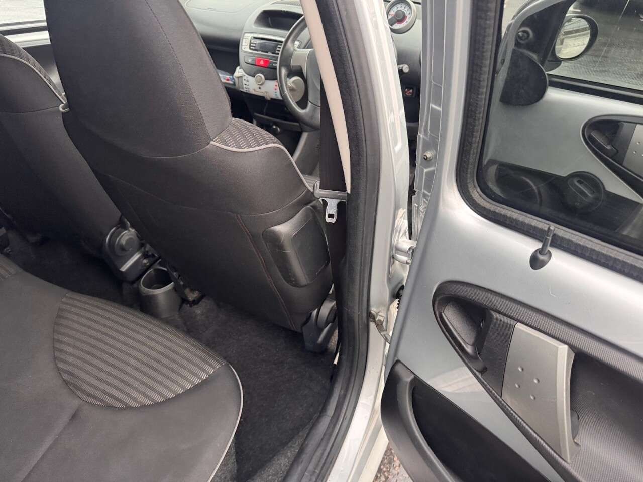 2013 PEUGEOT 107 2013 PEUGEOT 107