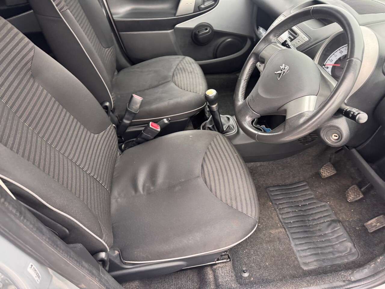 2013 PEUGEOT 107 2013 PEUGEOT 107