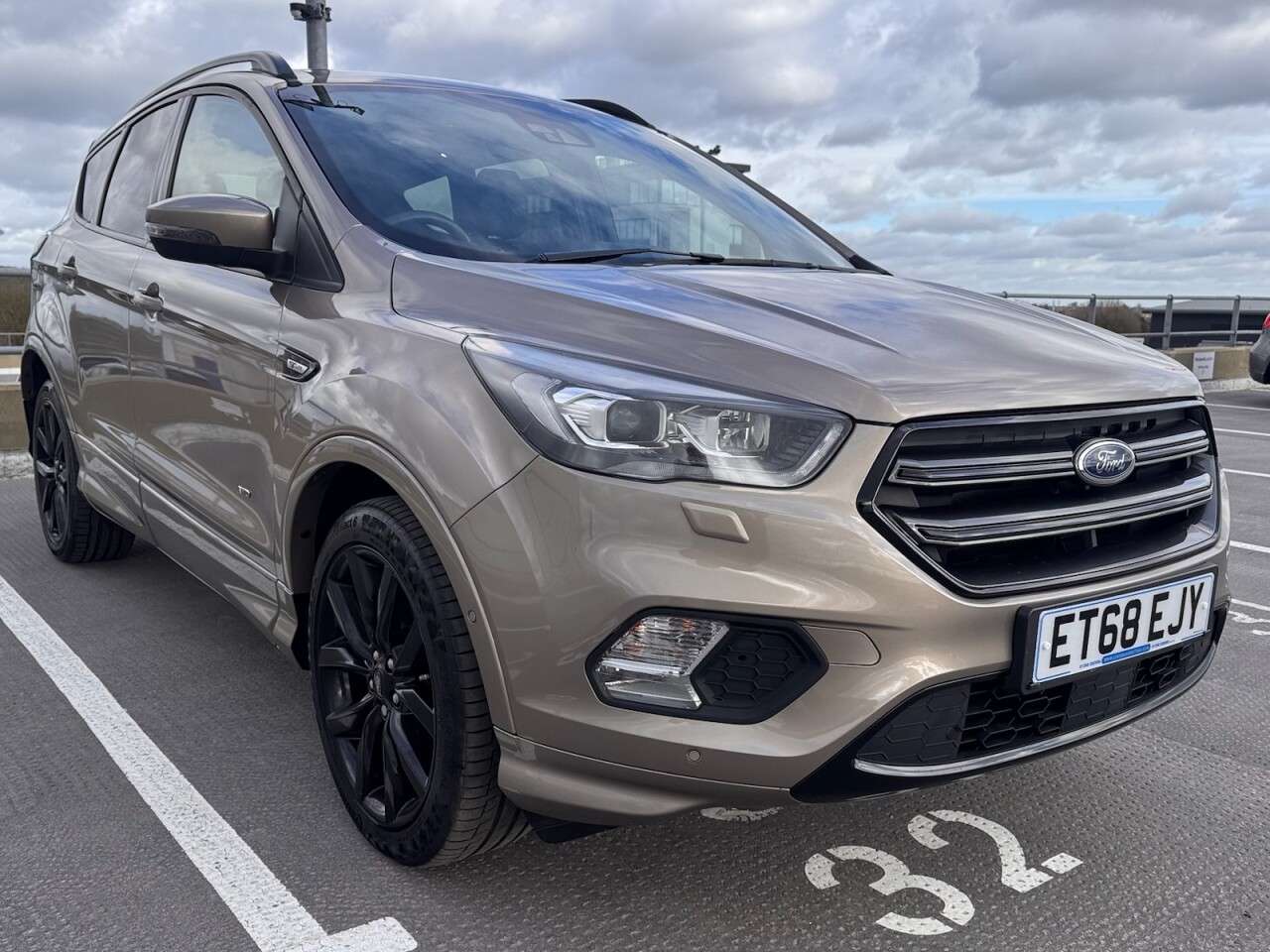 A 2019 FORD KUGA 2.0 TDCi ST-Line X SUV 5dr Diesel Powershift AWD Euro 6 (s/s) (180 ps) 1 ye A 2019 FORD KUGA 2.0 TDCi ST-Line X SUV 5dr Diesel Powershift AWD Euro 6 (s/s) (180 ps) 1 ye