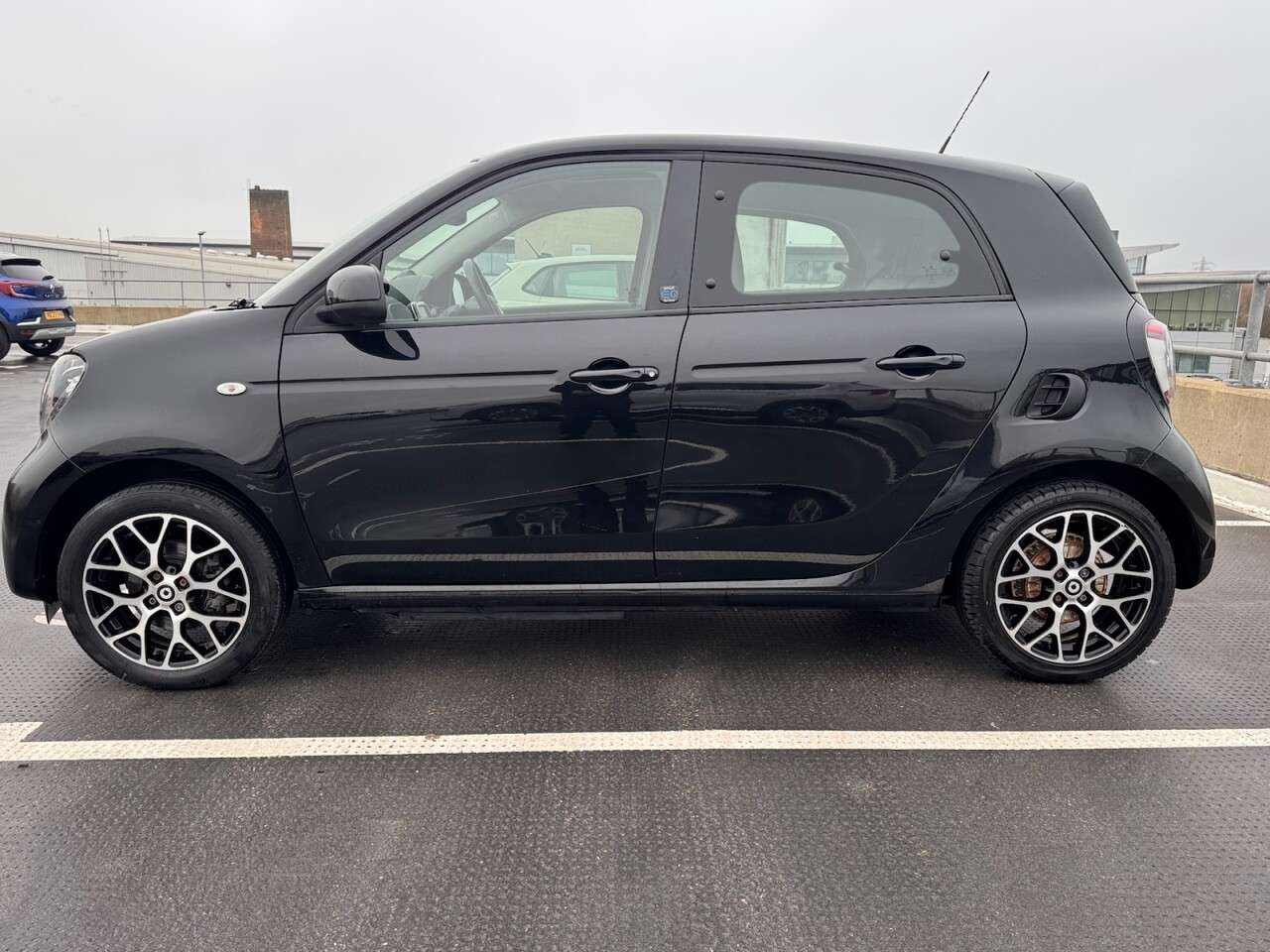 2021 SMART FORFOUR 2021 SMART FORFOUR