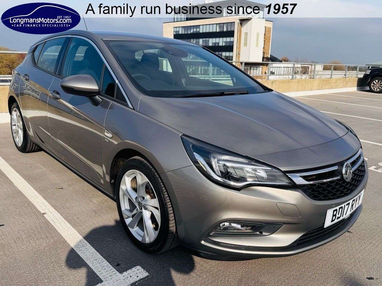 A 2017 VAUXHALL ASTRA 1.4i SRi Hatchback 5dr Petrol Manual Euro 6 (100 ps) A 2017 VAUXHALL ASTRA 1.4i SRi Hatchback 5dr Petrol Manual Euro 6 (100 ps)
