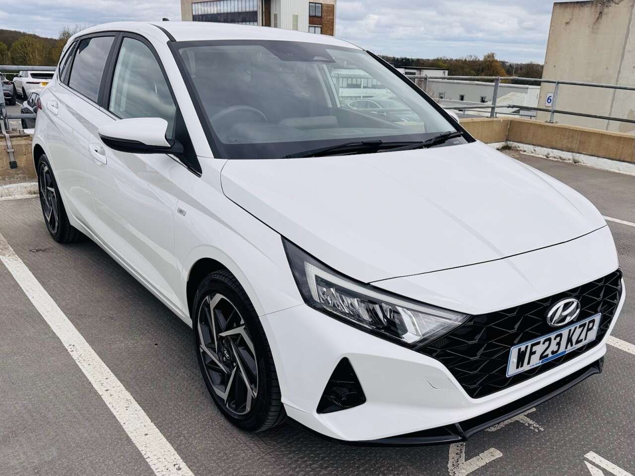 A 2023 HYUNDAI I20 1.0 T-GDi MHEV Premium Hatchback 5dr Petrol Hybrid DCT Euro 6 (s/s) (100 ps A 2023 HYUNDAI I20 1.0 T-GDi MHEV Premium Hatchback 5dr Petrol Hybrid DCT Euro 6 (s/s) (100 ps