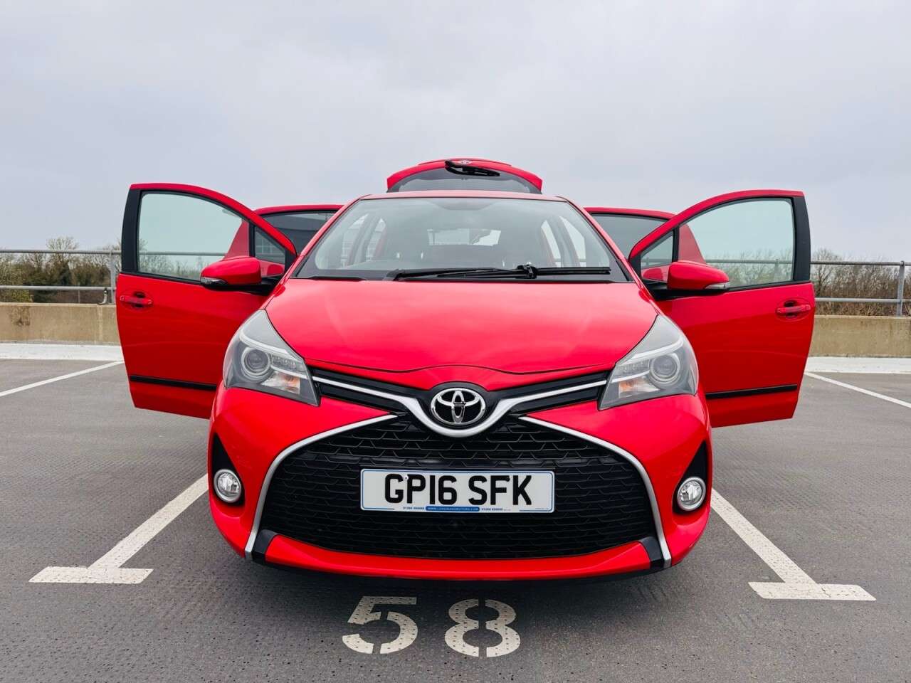 2016 TOYOTA YARIS 2016 TOYOTA YARIS