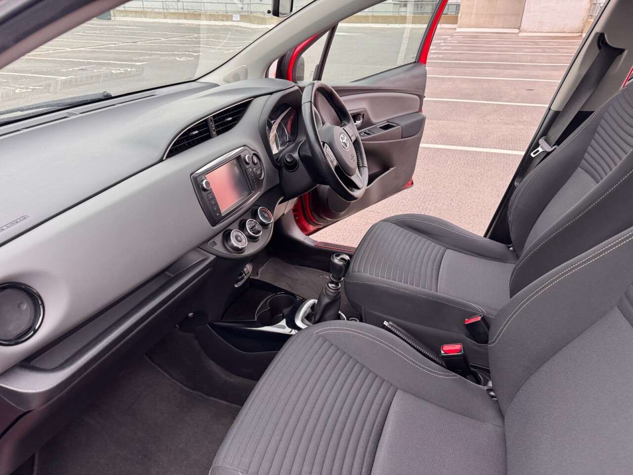 2016 TOYOTA YARIS 2016 TOYOTA YARIS