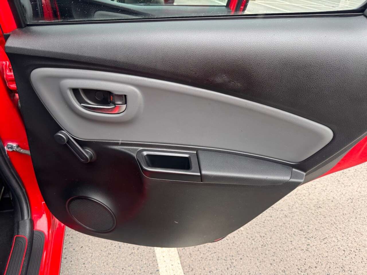 2016 TOYOTA YARIS 2016 TOYOTA YARIS