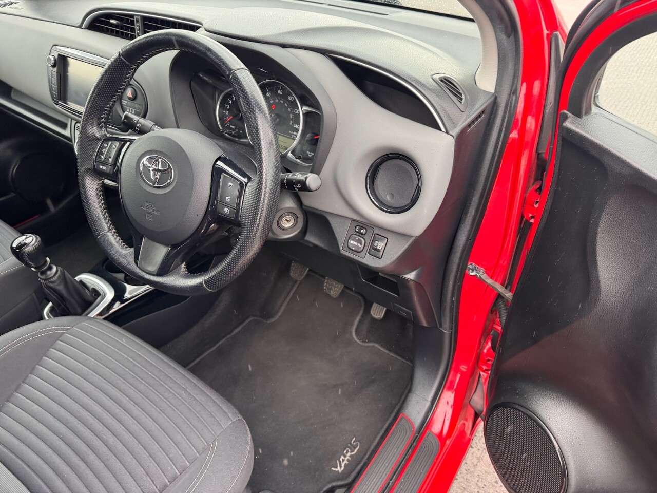 2016 TOYOTA YARIS 2016 TOYOTA YARIS