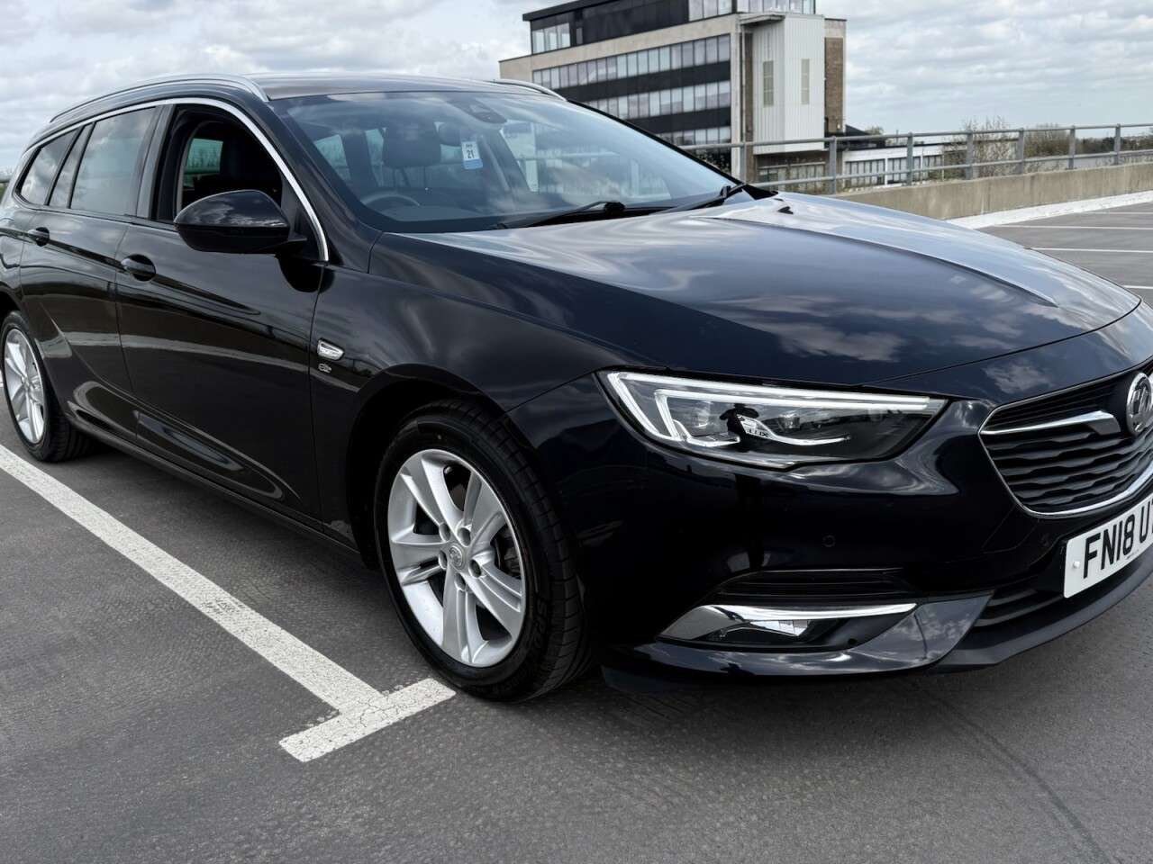 A 2018 VAUXHALL INSIGNIA 1.6 Turbo D ecoTEC BlueInjection Elite Nav Sports Tourer 5dr Diesel Manual A 2018 VAUXHALL INSIGNIA 1.6 Turbo D ecoTEC BlueInjection Elite Nav Sports Tourer 5dr Diesel Manual