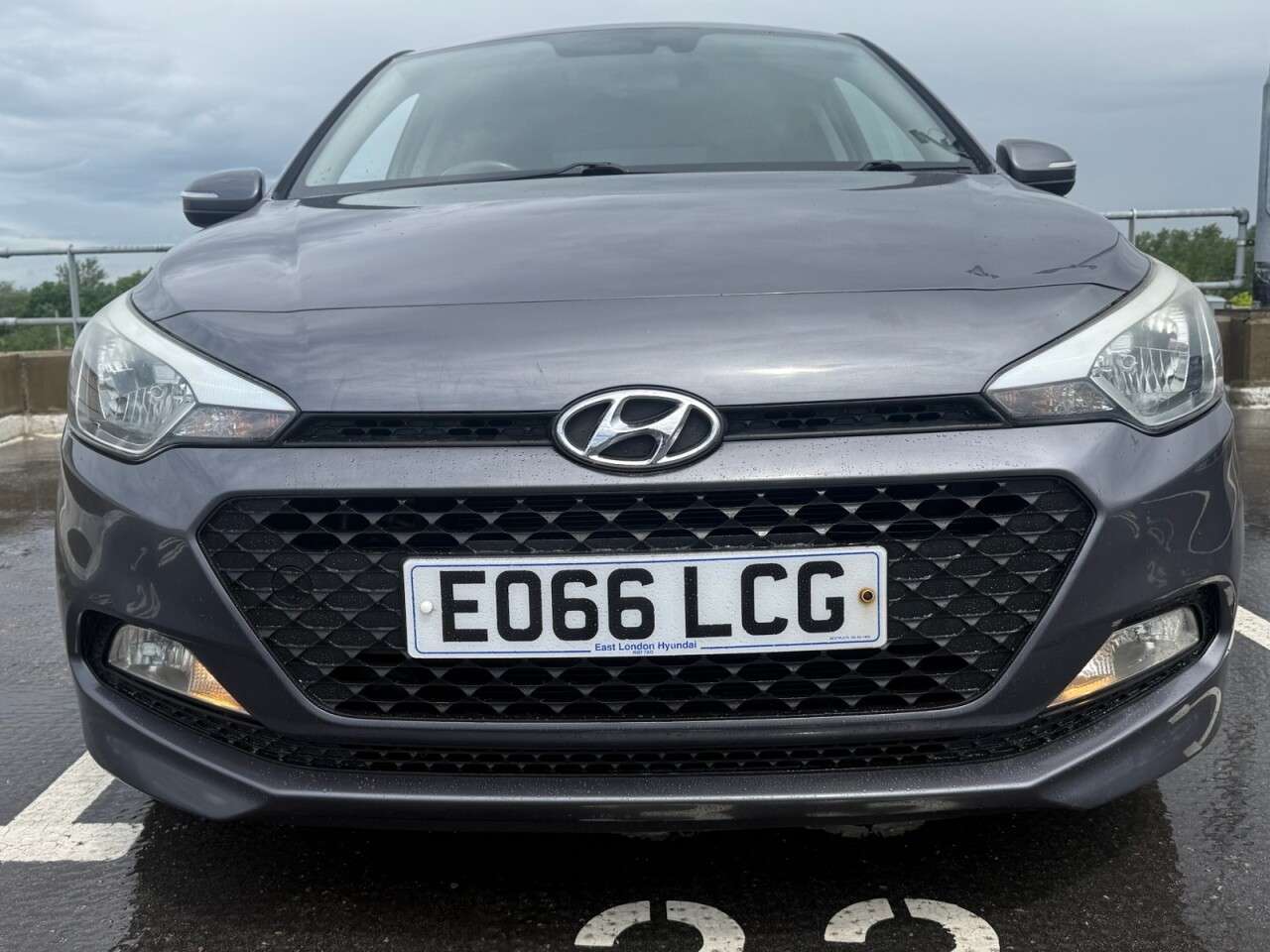 A 2016 HYUNDAI I20 1.2 Blue Drive SE Hatchback 5dr Petrol Manual Euro 6 (s/s) (84 ps) 1 year m A 2016 HYUNDAI I20 1.2 Blue Drive SE Hatchback 5dr Petrol Manual Euro 6 (s/s) (84 ps) 1 year m