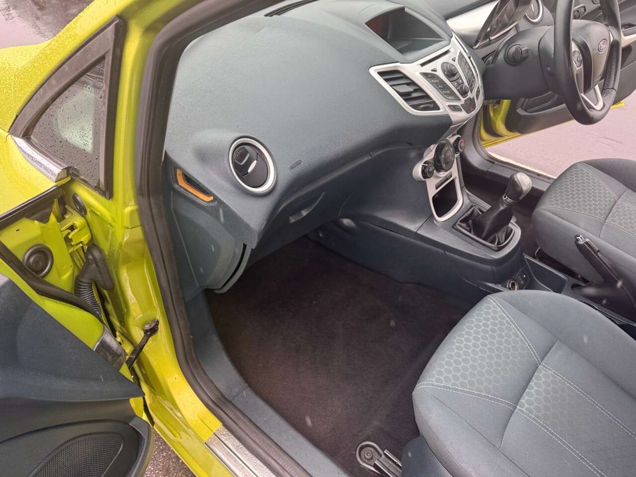 2011 FORD FIESTA 2011 FORD FIESTA