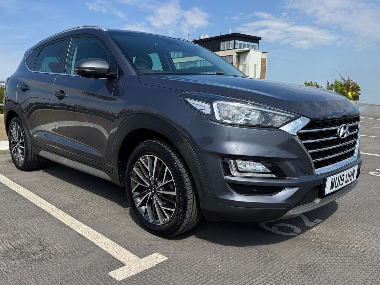 A 2019 HYUNDAI TUCSON 1.6 T-GDi Premium SUV 5dr Petrol Manual Euro 6 (s/s) (177 ps) A 2019 HYUNDAI TUCSON 1.6 T-GDi Premium SUV 5dr Petrol Manual Euro 6 (s/s) (177 ps)