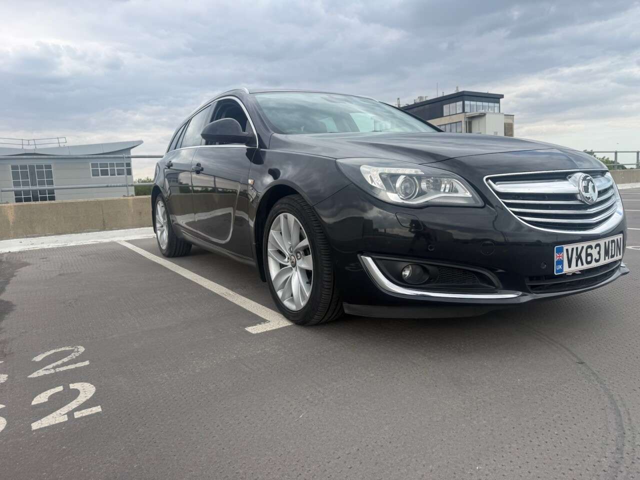 A 2013 VAUXHALL INSIGNIA 2.0 CDTi Elite Nav Sports Tourer 5dr Diesel Auto Euro 5 (163 ps) A 2013 VAUXHALL INSIGNIA 2.0 CDTi Elite Nav Sports Tourer 5dr Diesel Auto Euro 5 (163 ps)