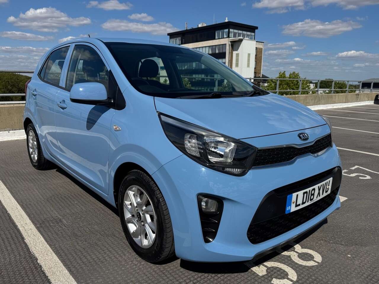 A 2018 KIA PICANTO 1.0 2 Hatchback 5dr Petrol Manual Euro 6 (66 bhp) 1 year mot and service in A 2018 KIA PICANTO 1.0 2 Hatchback 5dr Petrol Manual Euro 6 (66 bhp) 1 year mot and service in