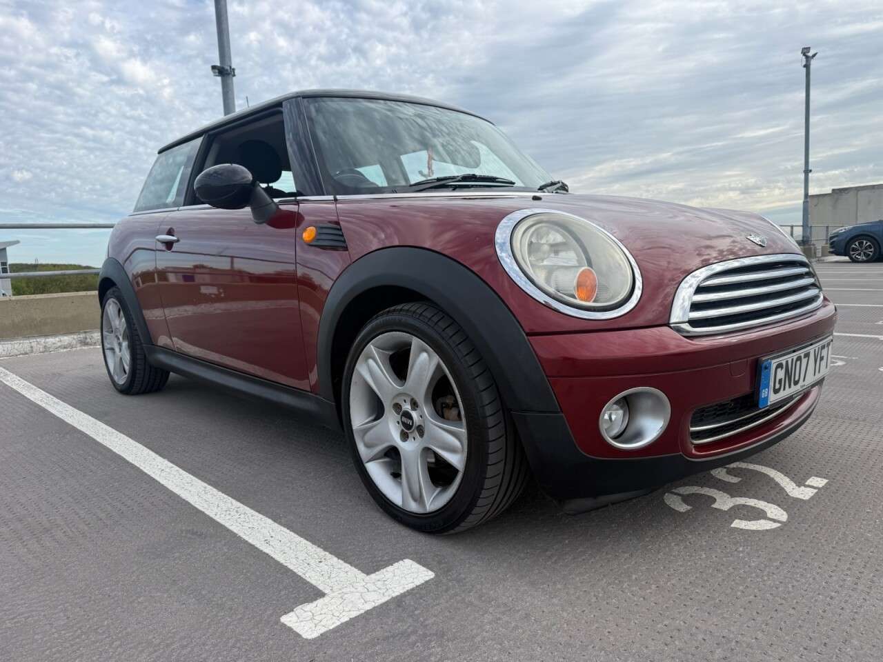 A 2007 MINI HATCH 1.6 Cooper Hatchback 3dr Petrol Manual Euro 4 (120 ps) A 2007 MINI HATCH 1.6 Cooper Hatchback 3dr Petrol Manual Euro 4 (120 ps)