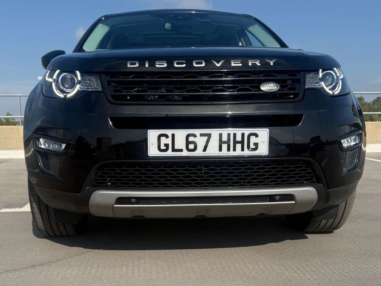 A 2018 LAND ROVER DISCOVERY SPORT 2.0 Si4 HSE SUV 5dr Petrol Auto 4WD Euro 6 (s/s) (240 ps) A 2018 LAND ROVER DISCOVERY SPORT 2.0 Si4 HSE SUV 5dr Petrol Auto 4WD Euro 6 (s/s) (240 ps)