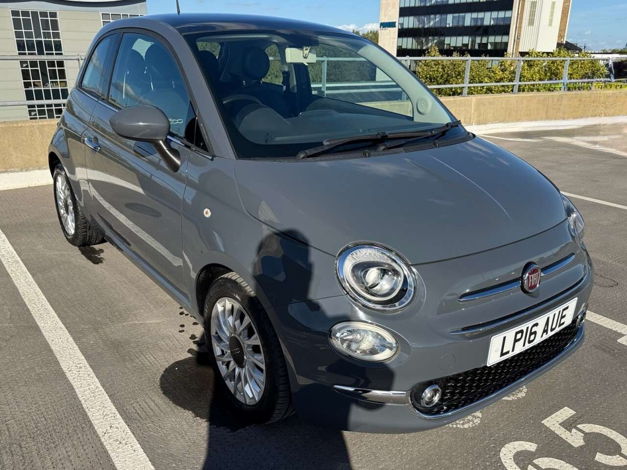 A 2016 FIAT 500 0.9 TwinAir Lounge Hatchback 3dr Petrol Dualogic Euro 6 (s/s) (85 bhp) 1 ye A 2016 FIAT 500 0.9 TwinAir Lounge Hatchback 3dr Petrol Dualogic Euro 6 (s/s) (85 bhp) 1 ye