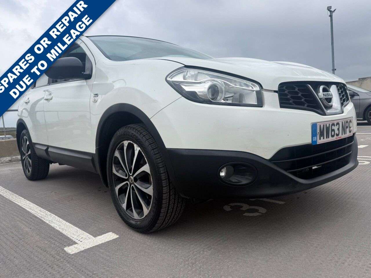 A 2013 NISSAN QASHQAI 1.6 360 SUV 5dr Petrol Manual 2WD Euro 5 (117 ps) A 2013 NISSAN QASHQAI 1.6 360 SUV 5dr Petrol Manual 2WD Euro 5 (117 ps)