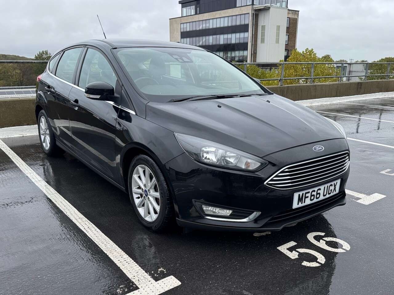 A 2016 FORD FOCUS 1.6 Titanium Hatchback 5dr Petrol Powershift Euro 6 (125 ps) A 2016 FORD FOCUS 1.6 Titanium Hatchback 5dr Petrol Powershift Euro 6 (125 ps)
