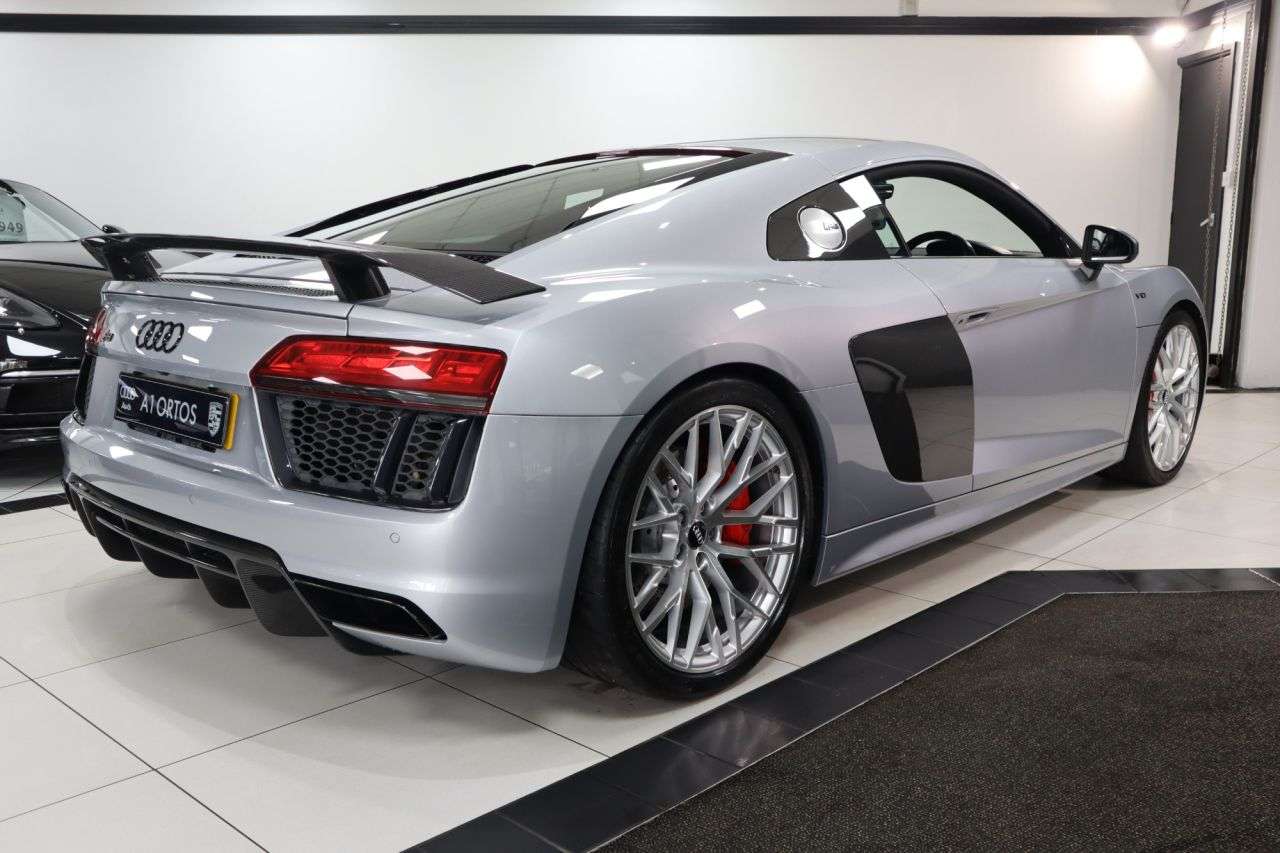 2016 AUDI R8 2016 AUDI R8
