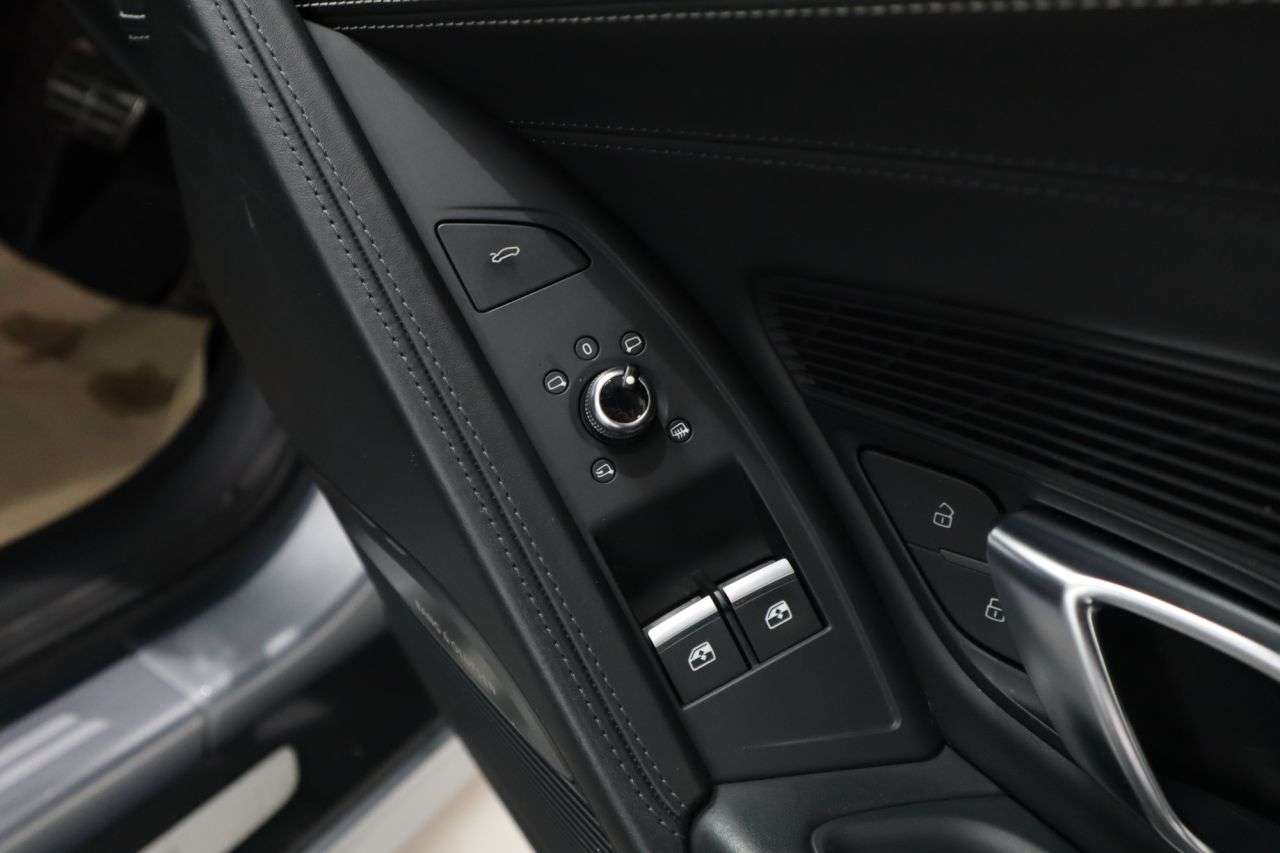 2016 AUDI R8 2016 AUDI R8