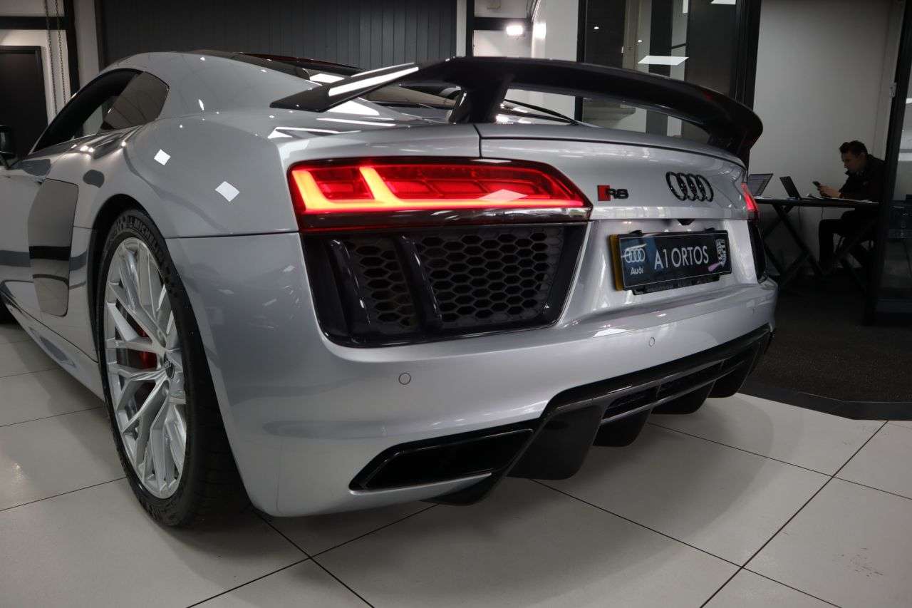 2016 AUDI R8 2016 AUDI R8