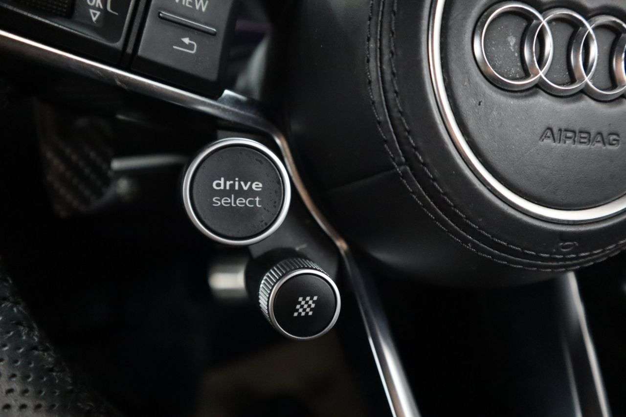 2016 AUDI R8 2016 AUDI R8