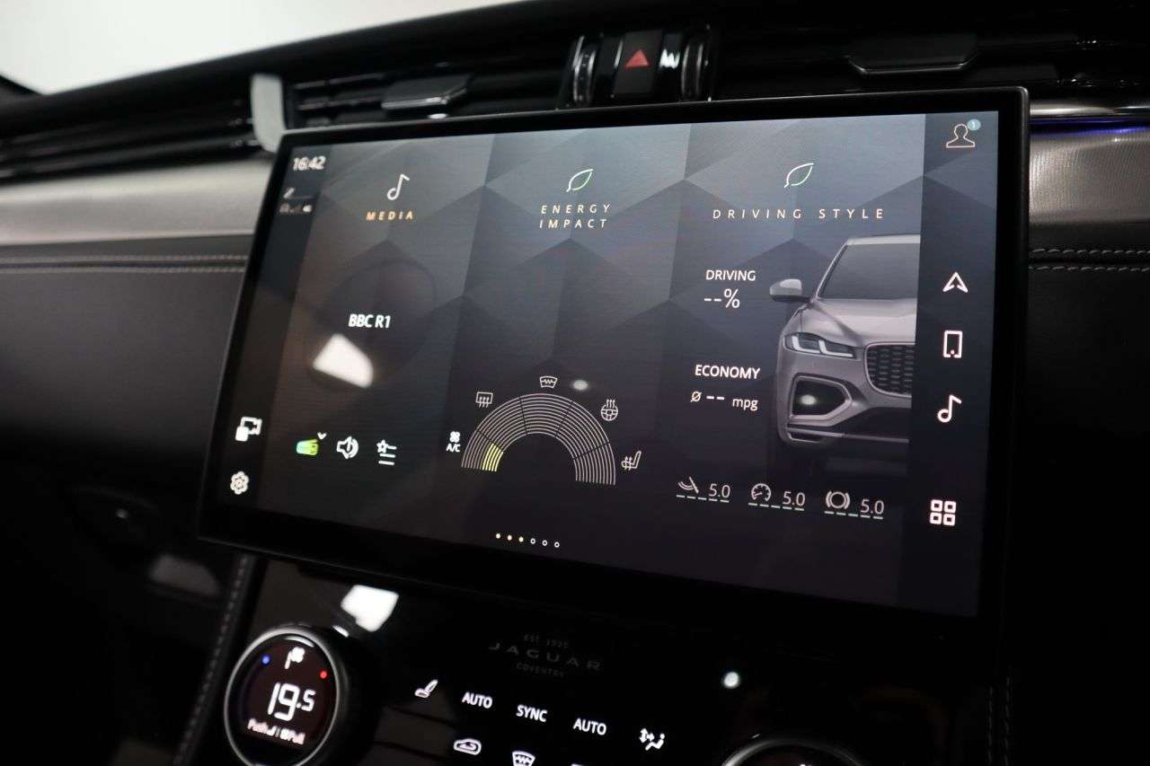 2023 JAGUAR F-PACE 2023 JAGUAR F-PACE