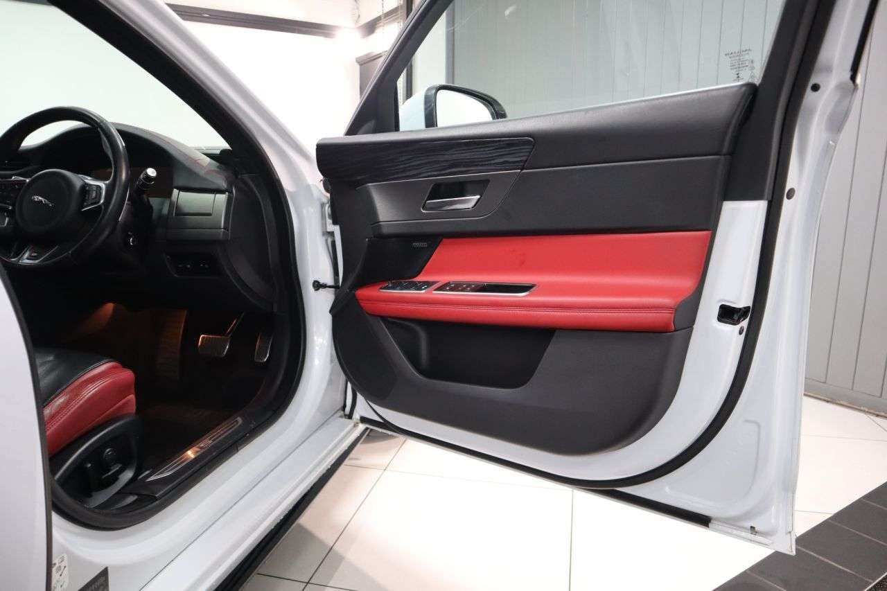 2017 JAGUAR XF 2017 JAGUAR XF