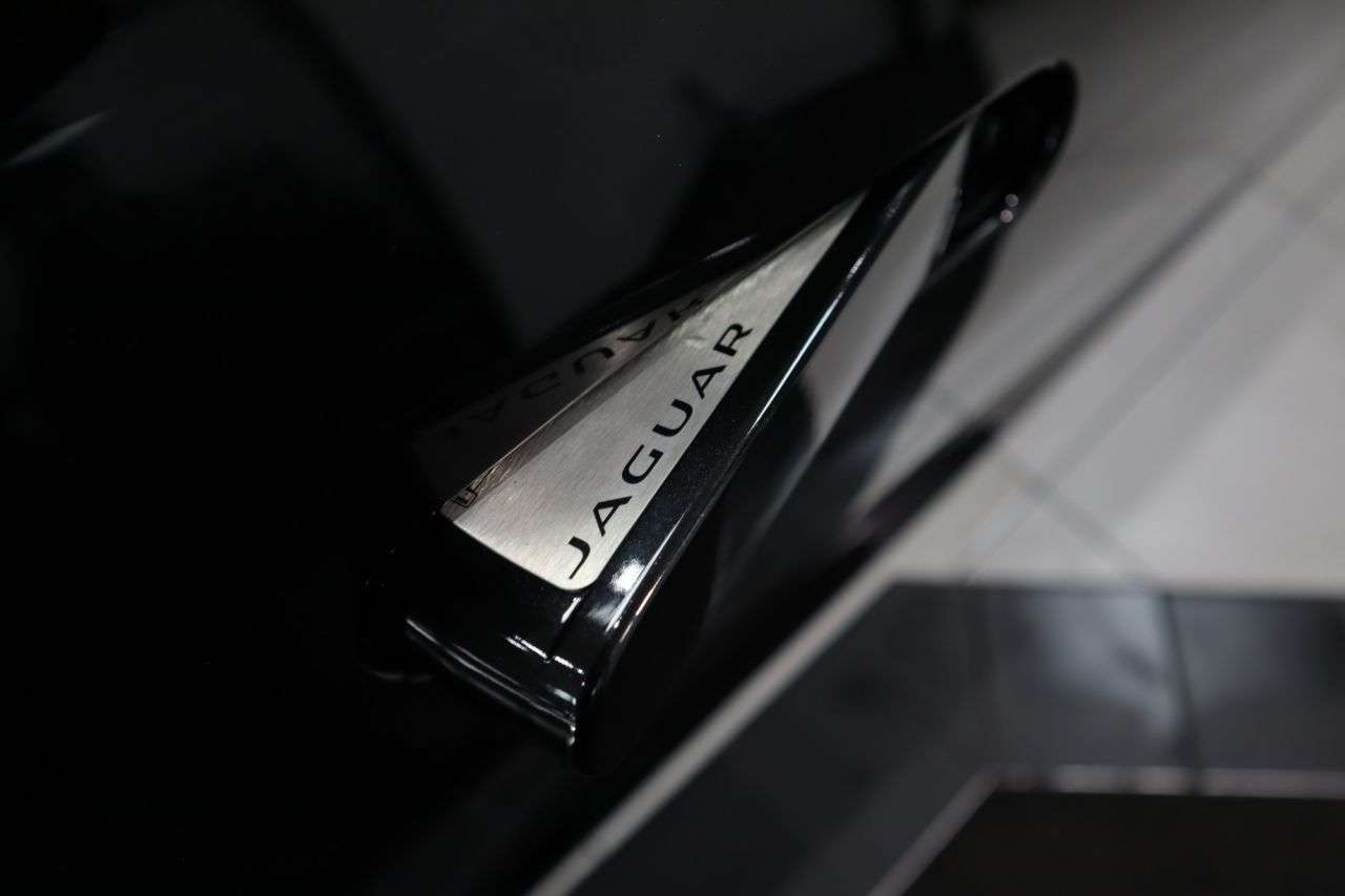 2021 JAGUAR F-TYPE 2021 JAGUAR F-TYPE