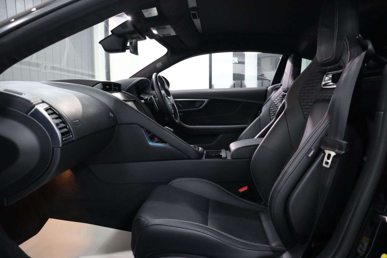 2021 JAGUAR F-TYPE 2021 JAGUAR F-TYPE