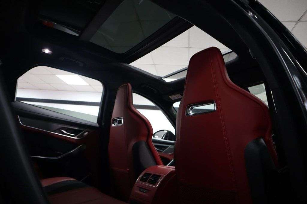 A 2021 JAGUAR F-PACE 5.0 P550 V8 SVR SUV 5dr Petrol Quickshift AWD Euro 6 (s/s) (550 ps) 1 OWNER A 2021 JAGUAR F-PACE 5.0 P550 V8 SVR SUV 5dr Petrol Quickshift AWD Euro 6 (s/s) (550 ps) 1 OWNER