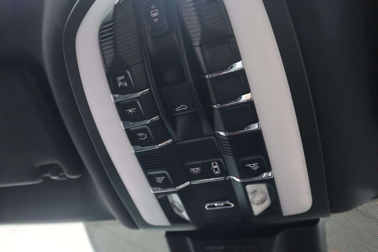 2022 PORSCHE MACAN 2022 PORSCHE MACAN