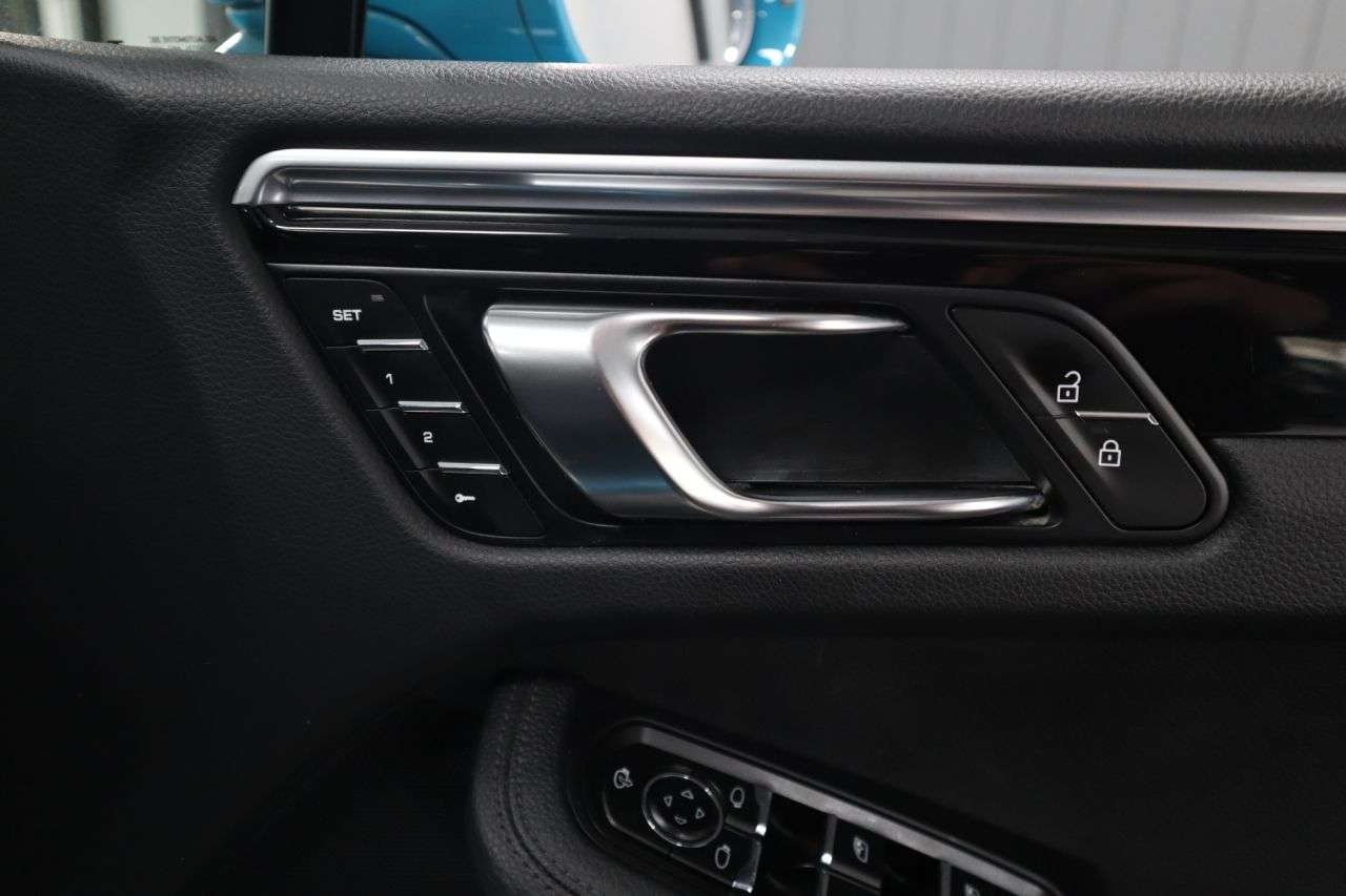 2021 PORSCHE MACAN 2021 PORSCHE MACAN