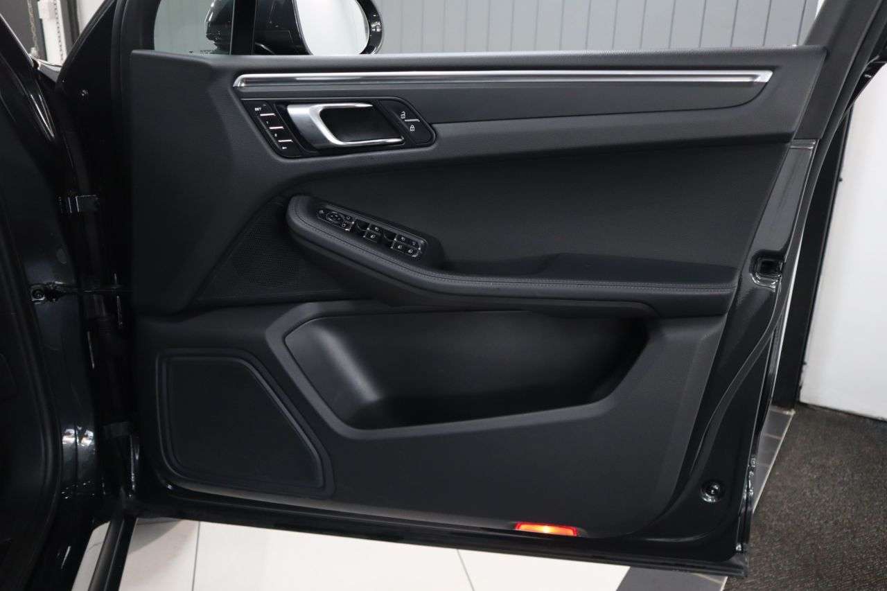 2021 PORSCHE MACAN 2021 PORSCHE MACAN