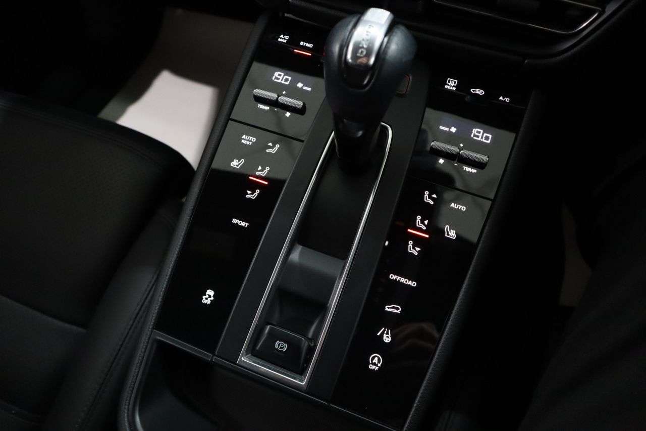 2021 PORSCHE MACAN 2021 PORSCHE MACAN