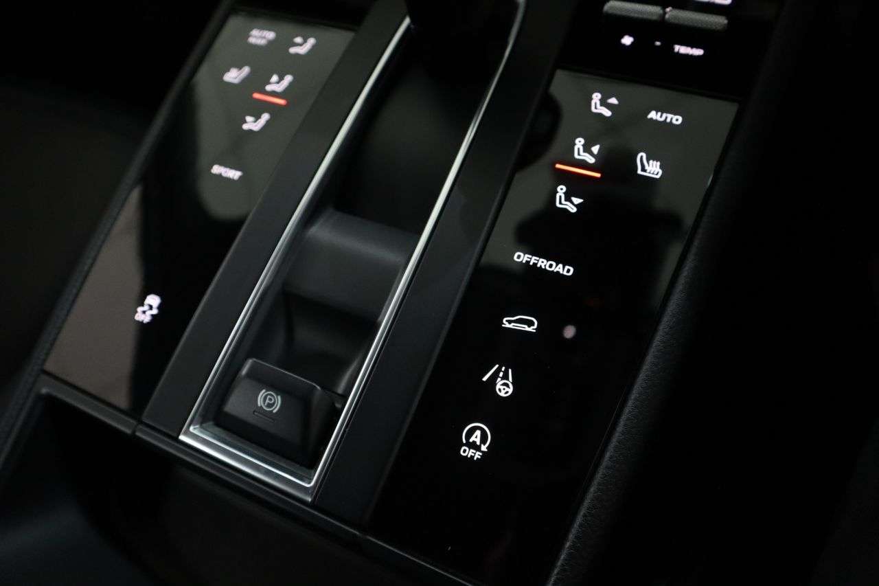 2021 PORSCHE MACAN 2021 PORSCHE MACAN