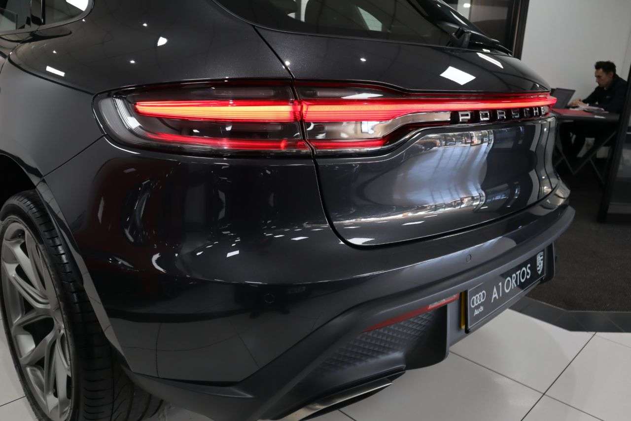 2021 PORSCHE MACAN 2021 PORSCHE MACAN