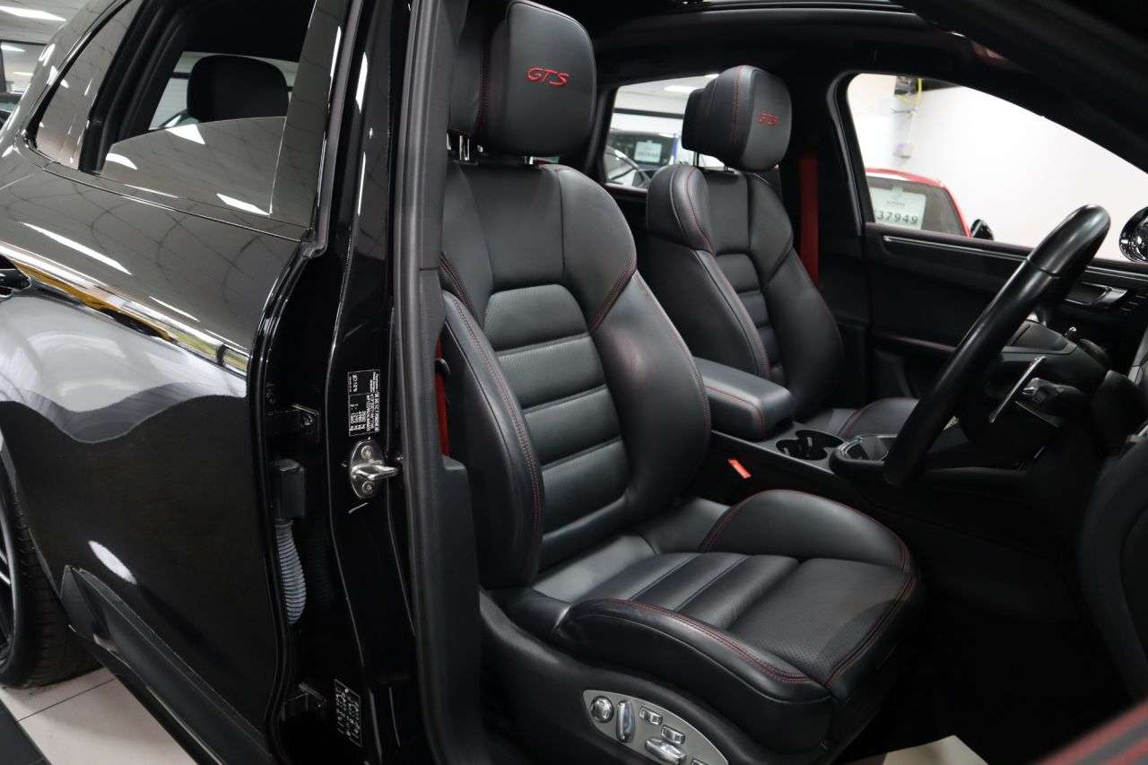 2021 PORSCHE MACAN 2021 PORSCHE MACAN