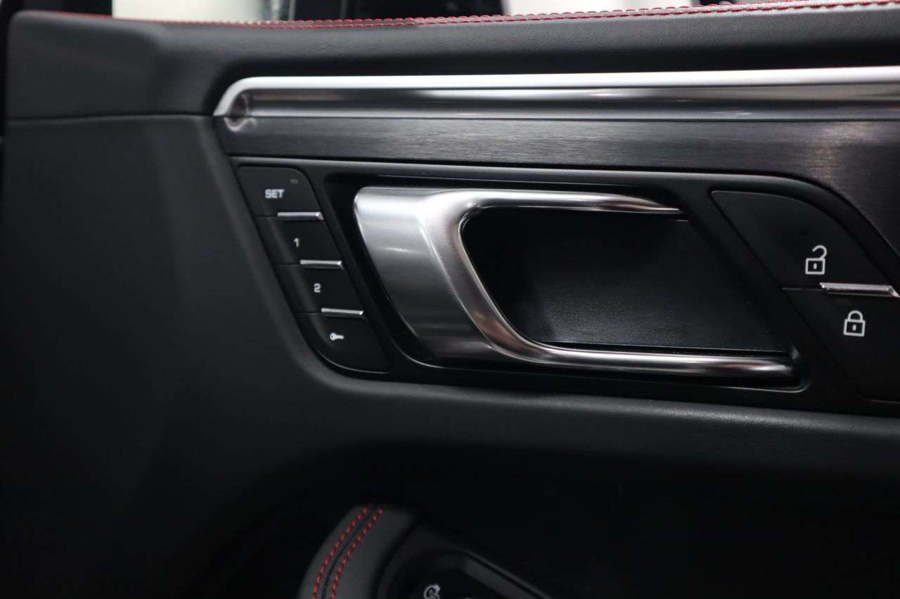 2021 PORSCHE MACAN 2021 PORSCHE MACAN