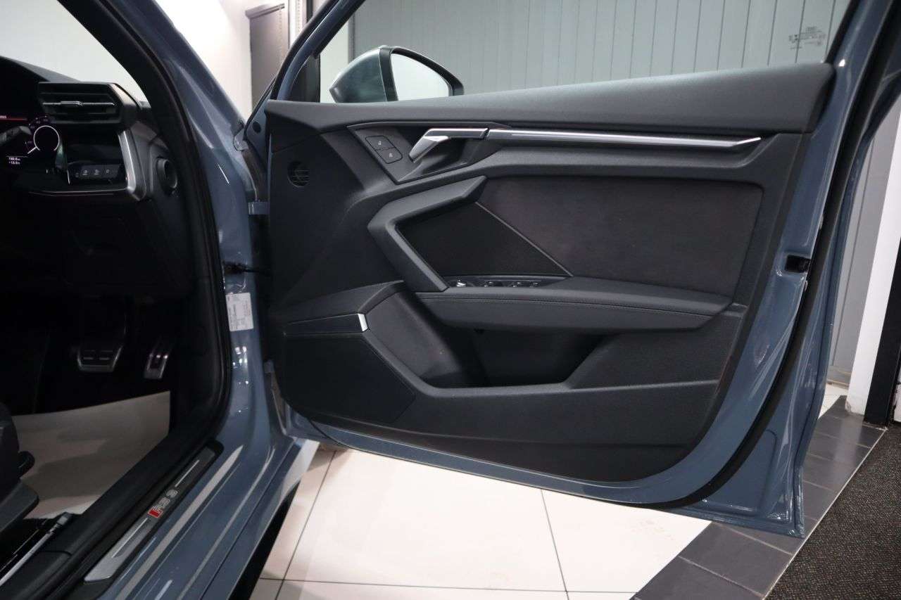 2022 AUDI RS3 2022 AUDI RS3